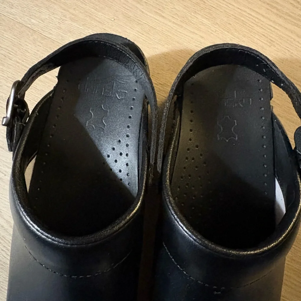 Sz 36 Dansko Classic Black Clogs - Picture 4 of 5